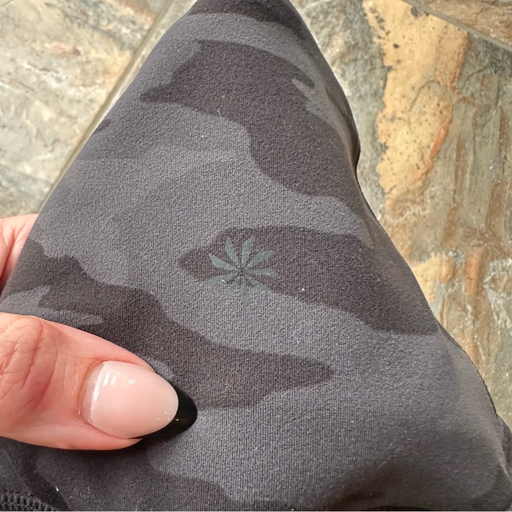 Athleta Elation Camo 7/8 Tight Women's Size XS Black and Gray - Picture 5 of 10